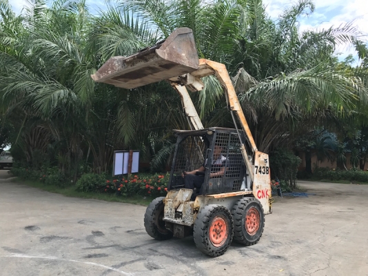 ขายรถตัก BOB CAT743B ดีเซล30กว่าแรง สวยเดิมจากญี่ปุ่น ยังไม่เคยใช้ในไทย 165,000เท่านั้น!!