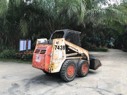 ขายรถตัก BOB CAT743B ดีเซล30กว่าแรง สวยเดิมจากญี่ปุ่น ยังไม่เคยใช้ในไทย 165,000เท่านั้น!!