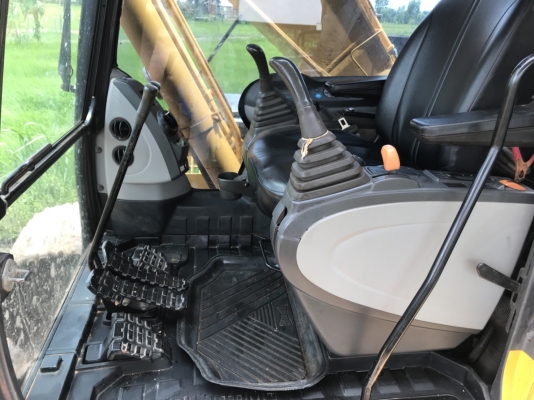 ขายรถแบคโฮ sumitomo sh-210 เอกสารเล่ม ไมล์ 6400 ราคา 1850000