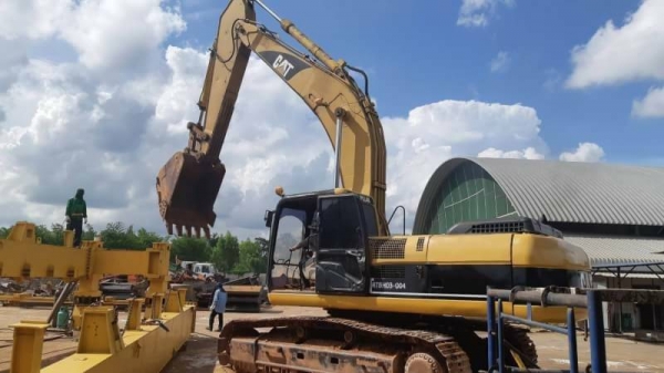 ขาย 890,000 CAT 330 C ไฟฟ้าครบ เครื่องดี ปั๊มแรง เอวแน่น ช่วงล่างเต็ม รถสวยพร้อมใช้ เอกสารอินวอยท์ รถอยู่ ขอนแก่น 064-191-1112 ขาย 890,000 CAT 330 C ไฟฟ้าครบ เครื่องดี ปั๊มแรง เอวแน่น ช่วงล่างเต็ม รถสวยพร้อมใช้ เอกสารอินวอยท์ รถอยู่ ขอนแก่น 064-191-1112