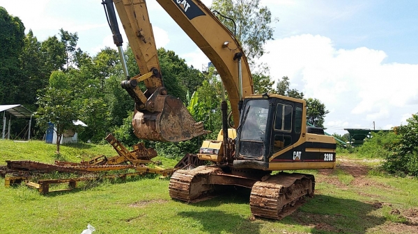 ขาย 495,000 CAT  320 B พร้อมไลหัวเจาะเครื่องดี ปั๊มดี  ช่วงล่างดี เอวแน่น ไฟฟ้าครบ รถสวยสภาพพร้อมใช้  เอกสารอินวอยท์ รถอยู่ ขอนแก่น 064-191-1112
