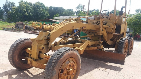 ขาย  185,000 รถเกรด KOMATSU  GD305 เครื่องเกียร์ดี ระบบพร้อมใช้งาน ยางดี รถสภาพพร้อมใช้ รถอยู่ ขอนแก่น 064-191-1112