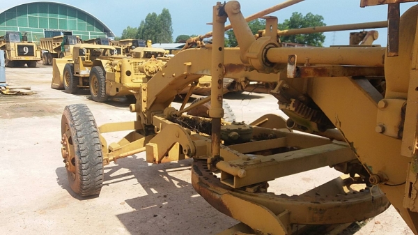ขาย  185,000 รถเกรด KOMATSU  GD305 เครื่องเกียร์ดี ระบบพร้อมใช้งาน ยางดี รถสภาพพร้อมใช้ รถอยู่ ขอนแก่น 064-191-1112