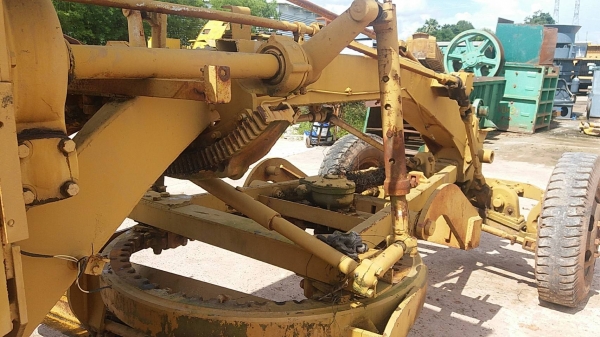 ขาย  185,000 รถเกรด KOMATSU  GD305 เครื่องเกียร์ดี ระบบพร้อมใช้งาน ยางดี รถสภาพพร้อมใช้ รถอยู่ ขอนแก่น 064-191-1112