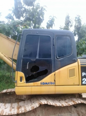 รถขุด KOMATSU PC200-7