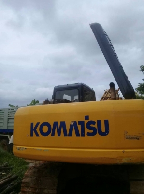 รถขุด KOMATSU PC200-7
