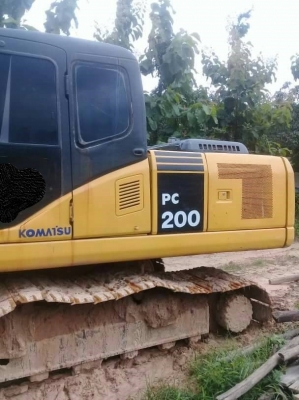 รถขุด KOMATSU PC200-7