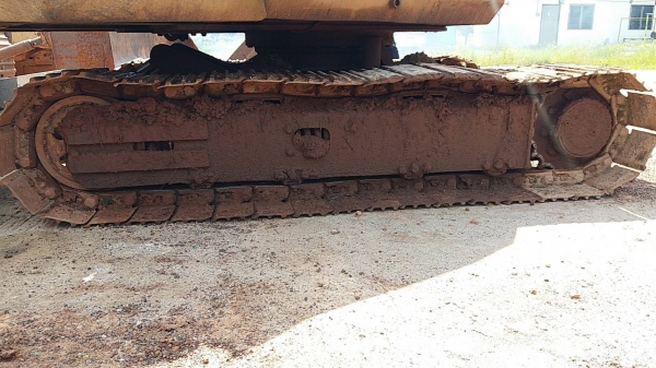 ขาย 120,000 KOMATSU pc 40- 3 พร้อมรายหัวเจาะ  เครื่องดี ปั๊มดี เอวหลวม ช่วงล่างดี ตัวเดินไม่ดัง รถอยู่ ขอนแก่น 064-191-1112