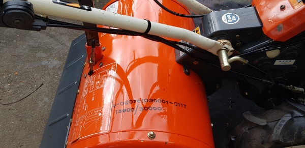 รถพรวนดิน 6 แรง