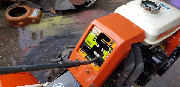 รถพรวนดิน 6 แรง