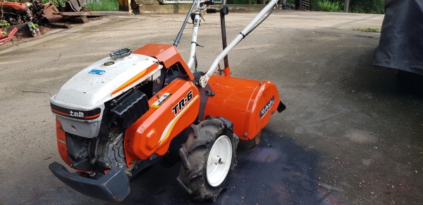 รถพรวนดิน 6 แรง