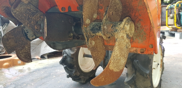 รถพรวนดิน 6 แรง