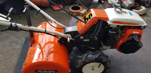 รถพรวนดิน 6 แรง