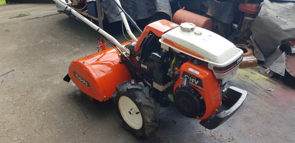 รถพรวนดิน 6 แรง