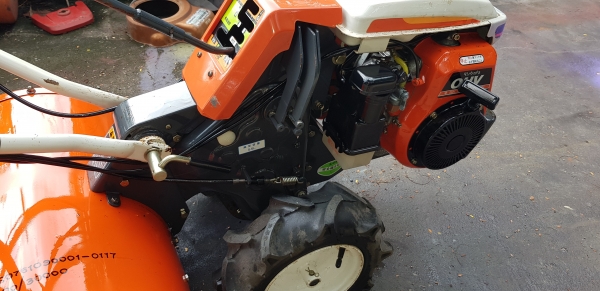 รถพรวนดิน 6 แรง