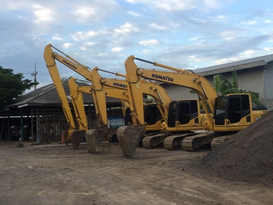 ให้เช่ารถแมคโคร รายวัน-รายเดือน บูมสั้น-บูมยาว  sk120-200 สนใจติดต่อได้ที่คุณเบียร์0802719535