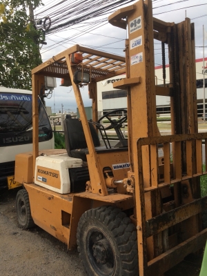 รถฟอร์คลิฟต์KOMASUเครื่องดีเซลIsuzu240 เกียร์ออโต้ ยางตันไทป์ เสา3เมตร งายาว150 พร้อมใช้