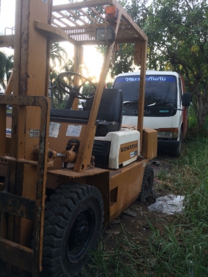 รถฟอร์คลิฟต์KOMASUเครื่องดีเซลIsuzu240 เกียร์ออโต้ ยางตันไทป์ เสา3เมตร งายาว150 พร้อมใช้
