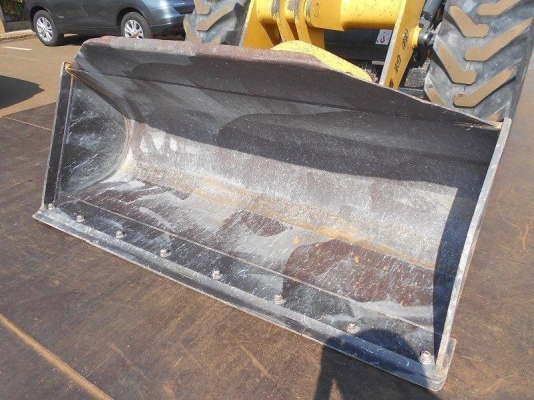 ขาย รถตักเอวอ่อน KOMATSU WA100-5 สภาพดีมาก นำเข้าจากญี่ปุ่น โทร.090-986-2521 อ๊อบ