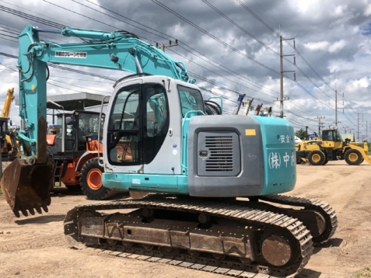 ขายรถขุด KOBELCO SK200SR มีลายหัวกระแทก รถนอกนำเข้าเองจากญี่ปุ่น สภาพสวยพร้อมใช้ มีVDOการทำงานครับ