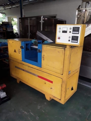 ขาย 2.7 แสน TWOROLL MILL ขนาดลูกกลิ้งโต 6" ยาว 380 mm.ยี่ห้อ LABTECH สภาพภายในยังเนี๊ยบ ลูกกลิ้งเงางาม ตู้ควบคุมไฟฟ้าสะอาด แค่ฝานอกสีถลอก เหมาะสำหรับงานแล็บเทสพลาสติกและยาง สินค้ายกเข้ามาไว้ที่โรงงานผมแล้วครับ อยู่ที่ ซ.นิมิตใหม่ 63 เขตคลองสามวา กทม.