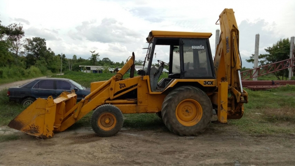 ขายด่วน รถตักหน้าขุดหลัง JCB 3CX สภาพสวยพร้อมใช้งาน รถใช้งานปกติ เครื่องปั้มแรง สนใจสอบถาม 093 07649