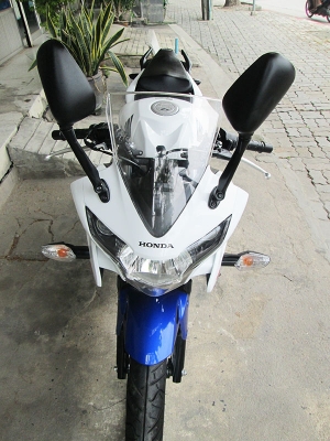 (โอนฟรี) ขาย HONDA CBR 150 Fi ตัวใหม่ล่าสุด ไมล์แท้ 1434 กม ปี 2017 สภาพป้ายแดง