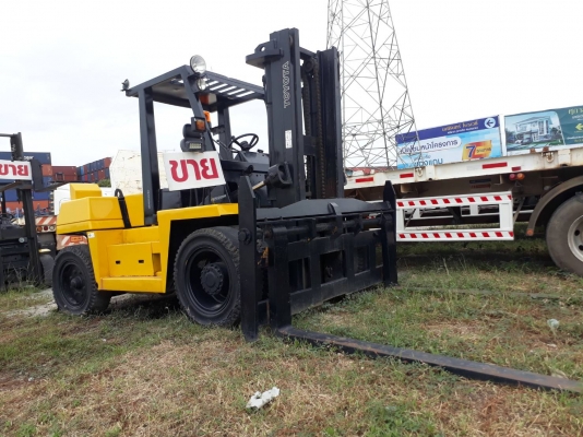 โฟคลิฟต์  KOMATSU 3 ตัน และ TOYOTA 10 ตัน