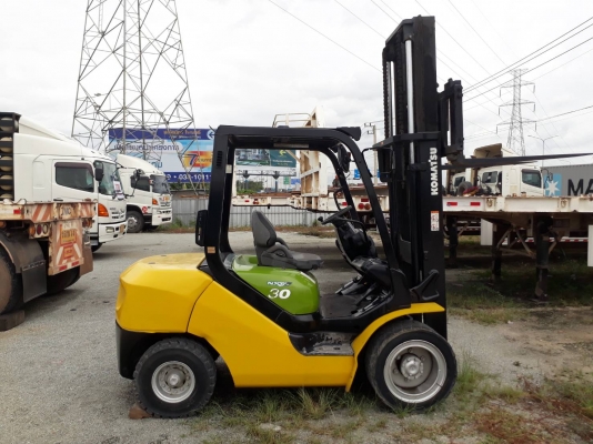 โฟคลิฟต์  KOMATSU 3 ตัน และ TOYOTA 10 ตัน