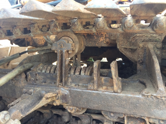 ขายโซ่พร้อมใบ ใส่รถแทร็กเตอร์D2 โซ่บรูทหนา ใบแทร็ก70 ใบสวยมากๆ ราคาต่อรองคุยกันได้ โทร0616613023แพรว