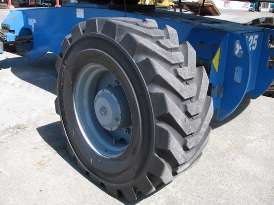 รถกระเช้าเก่านอก S125 ปี 2011 สนใจโทร 061-4194021 คุณภู