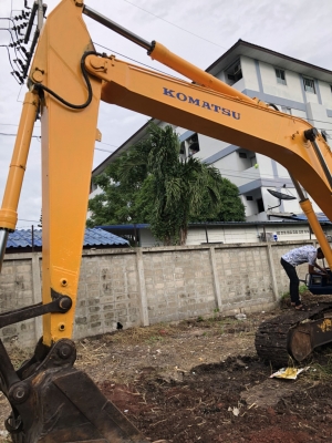 ขายโคมัสสุ PC 200-5 เต็มทุกระบบแอร์ไฟฟ้าครบช่วงล่างเต็ม เครื่องดีปั้มแรงพร้อมใช้งานเอกสารอินวอยราคา 570,000