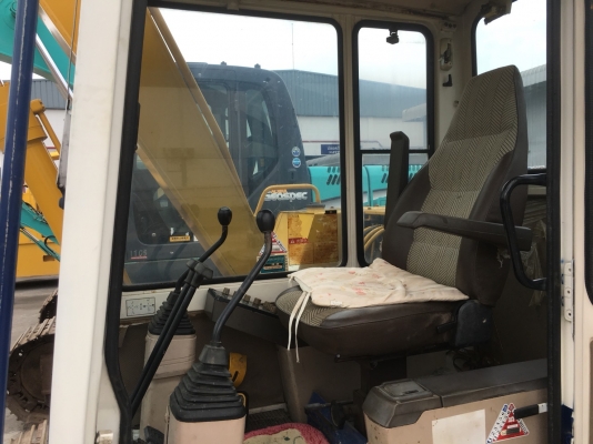 ขายรถบด KOMATSU PC60-6 สภาพสวยพร้อมใช้ สนใจติดต่อ อำพล 090-9694506/ 080-3031241