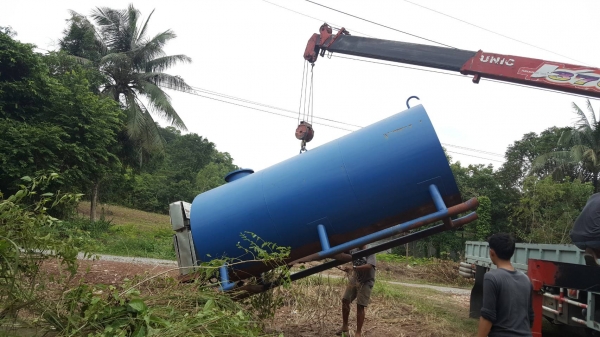 ถังน้ำมันขนาด 7000 ลิตรสภาพสวย ถังน้ำมันขนาด 7000 ลิตรสภาพสวย