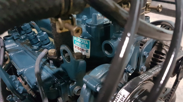 เครื่องยนต์ดีเซล kubota 4สูบ v1505 38แรงม้า สภาพสวย นำเข้าจากญี่ปุ่น