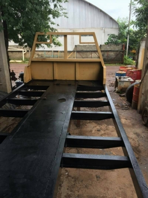 ขายกระบะหางปลา ขึ้น CAT 320  ใช้เหล็กไอบีมสอดยาว สวยๆ