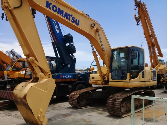 รถขุด pc 200-8