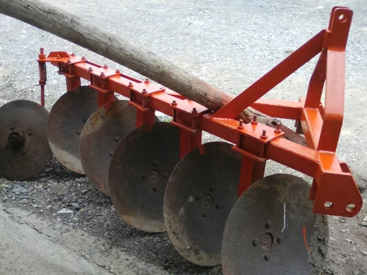 ขอขายผาน 5 ใบ18นิ้ว ใส่รถไถ26 - 45 แรง พร้อมใช้งาน ราคา8,500 สนใจสอบถามได้ครับ0819717099 ผอ.ภัทรพงษ์