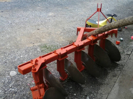 ขอขายผาน 5 ใบ18นิ้ว ใส่รถไถ26 - 45 แรง พร้อมใช้งาน ราคา8,500 สนใจสอบถามได้ครับ0819717099 ผอ.ภัทรพงษ์