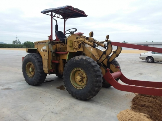 ขายรถตักล้อยางเอวอ่อน ขายรถตักล้อยางเอวอ่อน