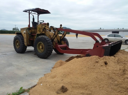 ขายรถตักล้อยางเอวอ่อน ขายรถตักล้อยางเอวอ่อน