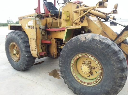 ขายรถตักล้อยางเอวอ่อน