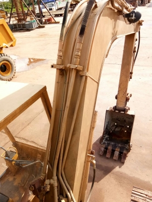 ขาย รถแบคโฮ PC60-5 สภาพพร้อมไช้ ขาย รถแบคโฮ PC60-5 สภาพพร้อมไช้