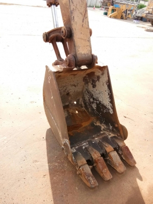 ขาย รถแบคโฮ PC60-5 สภาพพร้อมไช้ ขาย รถแบคโฮ PC60-5 สภาพพร้อมไช้