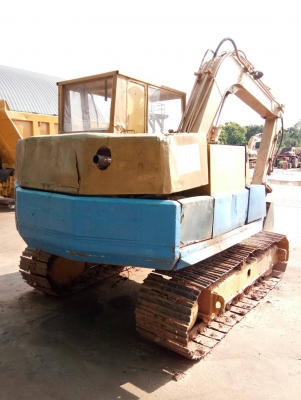 ขาย รถแบคโฮ PC60-5 สภาพพร้อมไช้ ขาย รถแบคโฮ PC60-5 สภาพพร้อมไช้