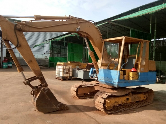 ขาย รถแบคโฮ PC60-5 สภาพพร้อมไช้ ขาย รถแบคโฮ PC60-5 สภาพพร้อมไช้