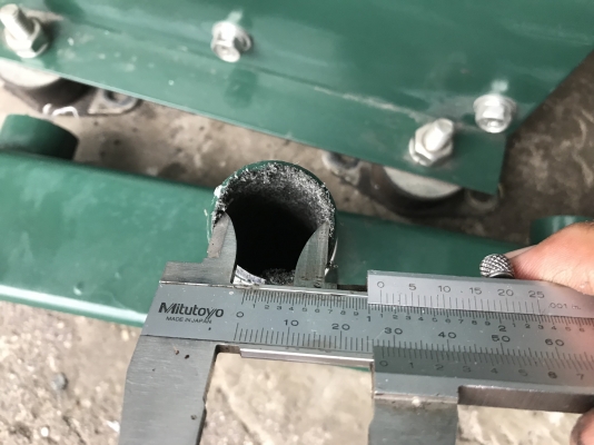 ขายรูทโบลเวอร์อัดอากาศ made in Japan ขนาด 1นิ้ว พร้อมมอเตอร์ Hitachi 2HP. 220V 3เฟส สภาพสวยมาก พร้อมใช้งาน มี 2ชุดๆละ 8,000 บาท