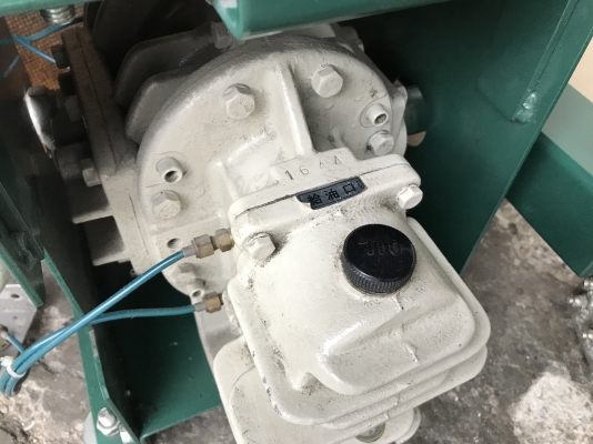 ขายรูทโบลเวอร์อัดอากาศ made in Japan ขนาด 1นิ้ว พร้อมมอเตอร์ Hitachi 2HP. 220V 3เฟส สภาพสวยมาก พร้อมใช้งาน มี 2ชุดๆละ 8,000 บาท