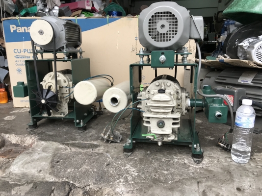 ขายรูทโบลเวอร์อัดอากาศ made in Japan ขนาด 1นิ้ว พร้อมมอเตอร์ Hitachi 2HP. 220V 3เฟส สภาพสวยมาก พร้อมใช้งาน มี 2ชุดๆละ 8,000 บาท