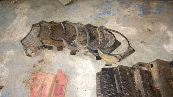 ขายฝาคอบ.อี.ที.110.ฝาบน13ชิ้นตนะแกรงขวา9ชิ้นตระแกรงซ้าย6ชิ้นมีอีกหลายรายการครับ